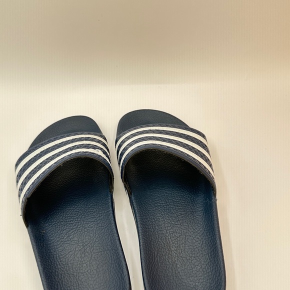 Adidas - Picture 2 of 8